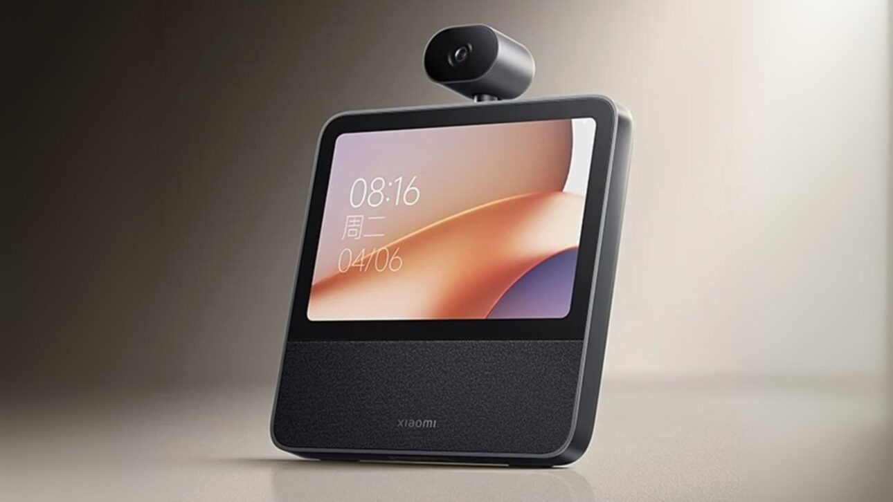 Xiaomi lanza Smart Home Screen 8 con cámara PTZ 3K, rotación 360°, visión nocturna y asistente Super Xiao AI para casas conectadas.