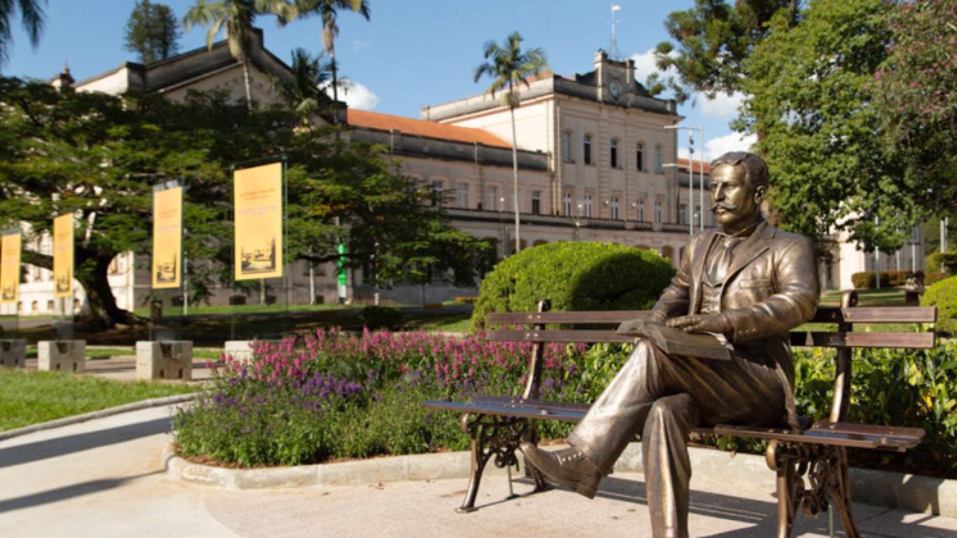 A história de Luiz de Queiroz e da ESALQ/USP revela como uma doação de terras moldou a ciência agrícola brasileira.
