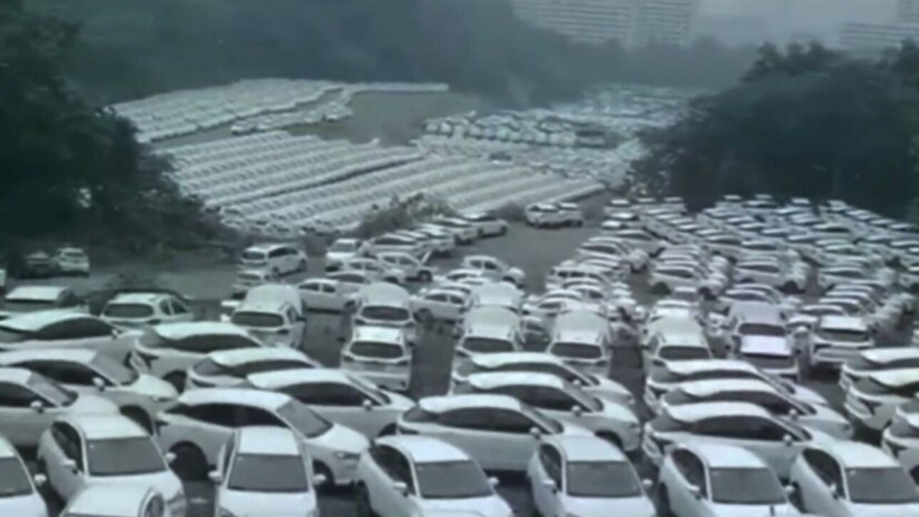 Cementerios de coches eléctricos en China revelan miles de vehículos abandonados tras recortes de subsidios y quiebra de aplicaciones.