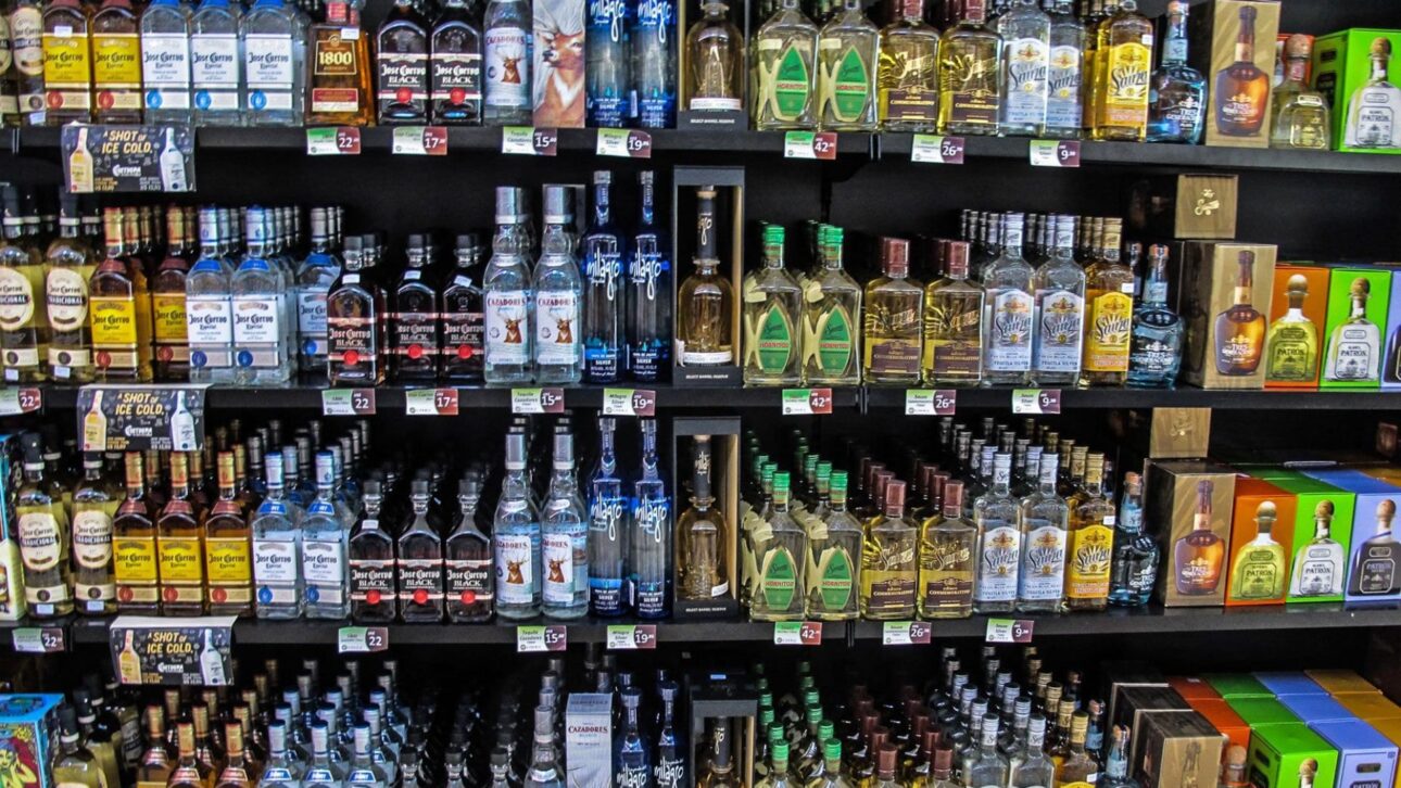 Free Shops en Uruguay Atraen Brasileños con Precios Bajos, Productos Originales y Garantía, Convertiendo Rivera y Río Branco en Nuevos Destinos de Compras.