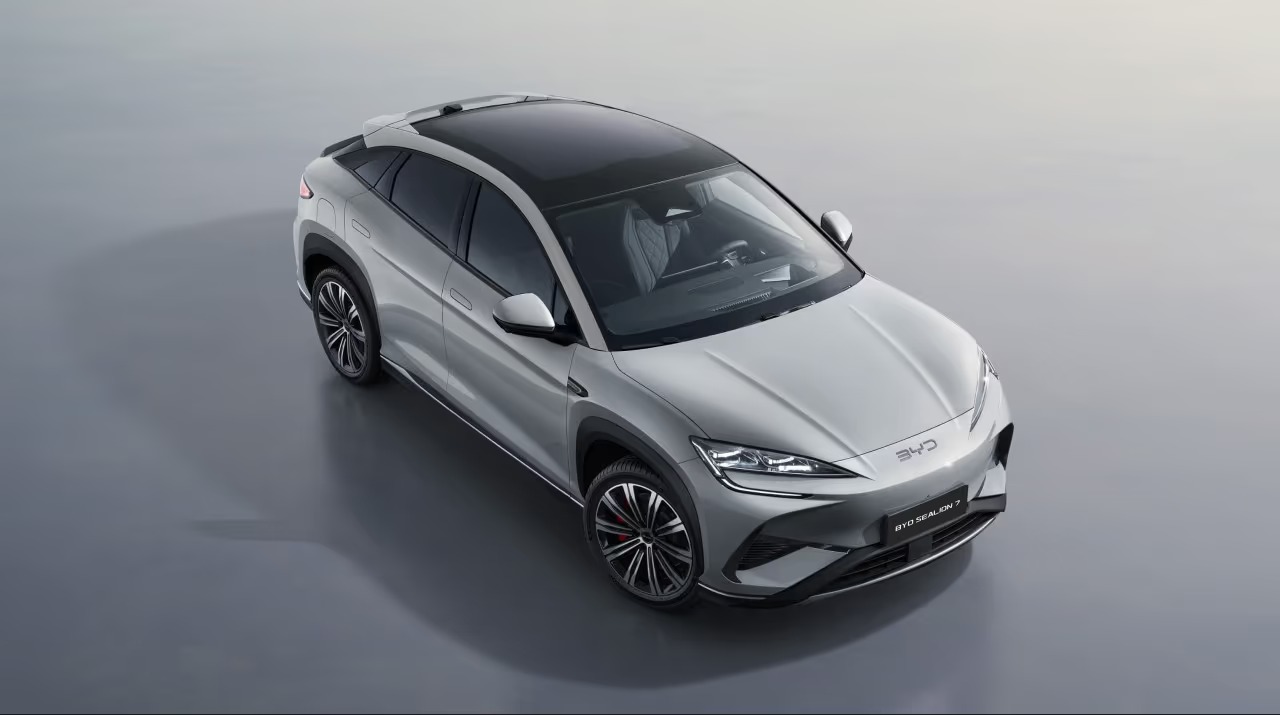 Imagina recargar tu coche en 18 minutos y recorrer 520 km; El Nuevo SUV eléctrico de BYD lo hace y mucho más 2
