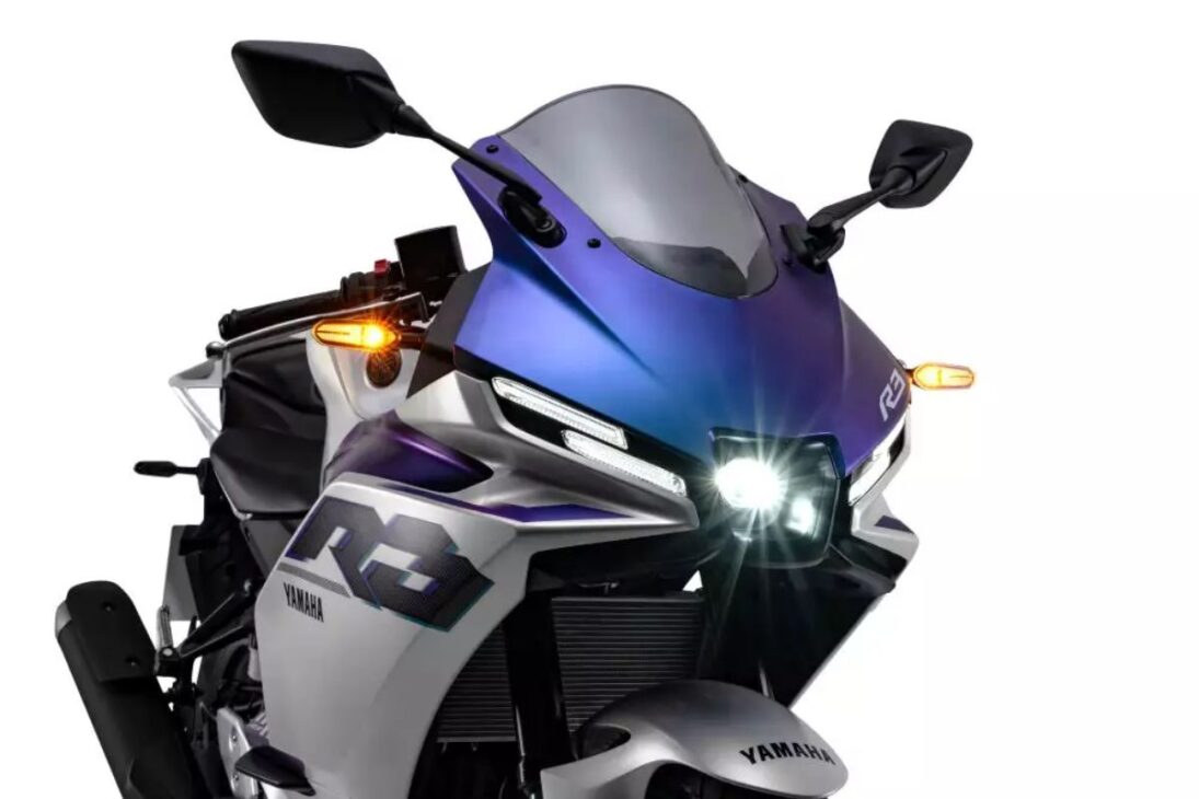 A pesar de ofrecer conectividad a través de la app y un visual actualizado, la Yamaha R3 Connected 2026 perdió 0,7 cv, sigue con consumo elevado y no proporciona quickshifter ni rastreo independiente, frustrando a parte del público deportivo