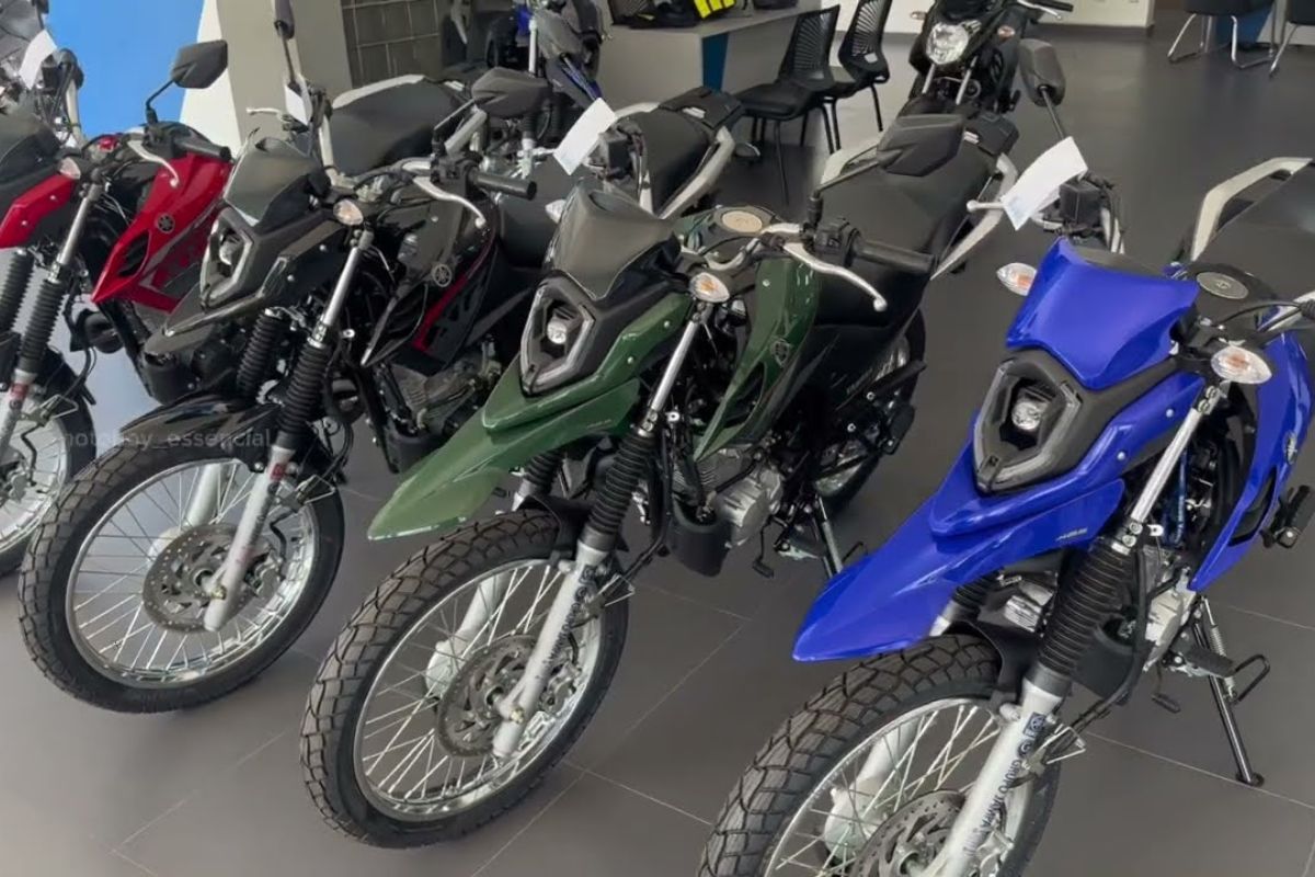 Moto trail da Yamaha abaixo de R$ 23 mil vira destaque com ABS, iluminação em LED