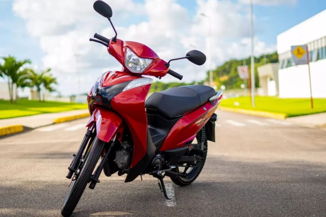 Nueva cinquentinha de Shineray rueda hasta 135 km con 3 litros y cuesta solo R$ 10.590 con recursos inéditos en la categoría