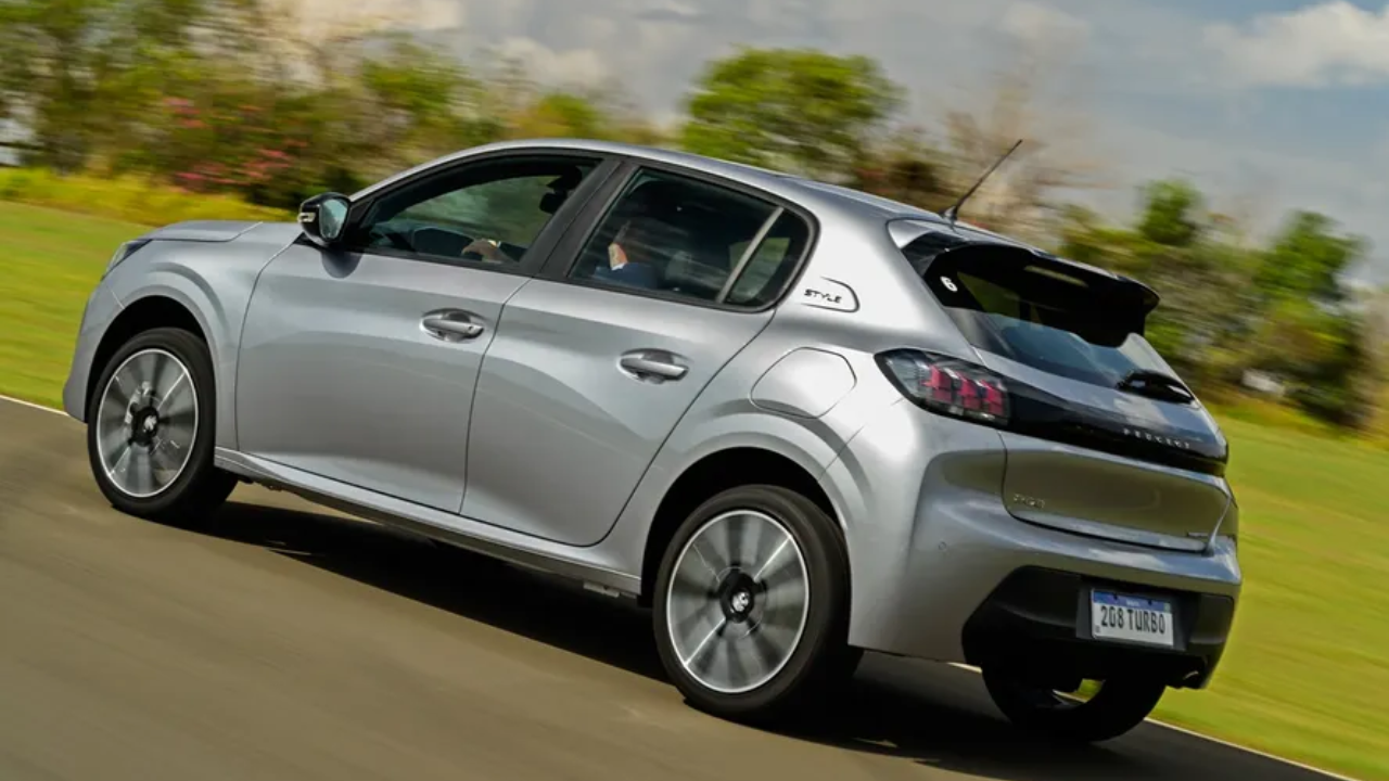 Peugeot 208 turbo ainda vale a pena.
Fonte: Auto Esporte