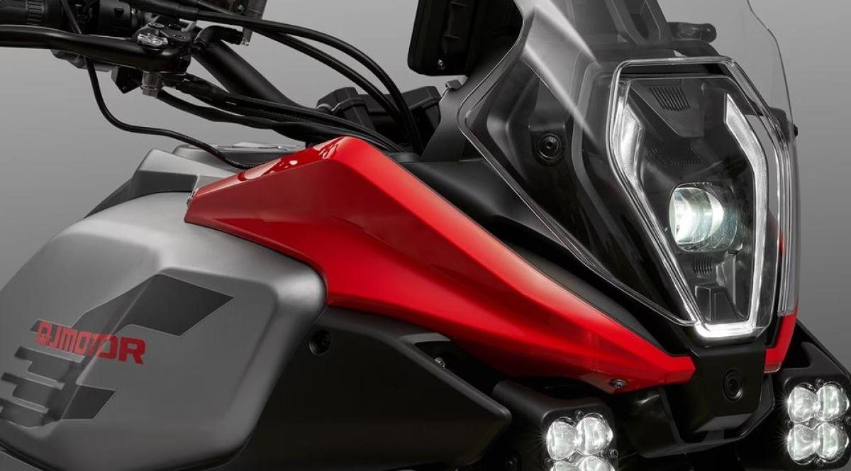 Moto da Qjmotor faz mais de 24 km com um litro, alcança até 500 km de autonomia e ainda tem painel TFT LCD e 554cc; conheça a Qjmotor SRT 600x