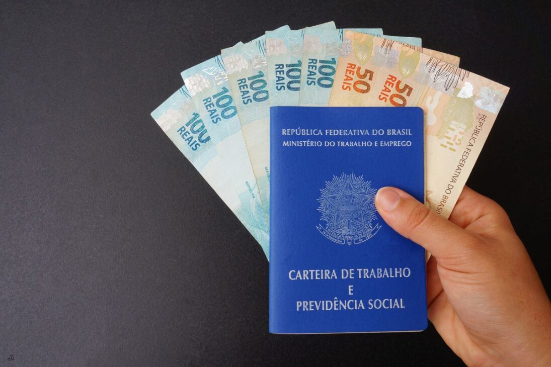 Quién trabajó en los últimos 18 meses puede retirar hasta R$ 2.424 en beneficio del seguro de desempleo digital