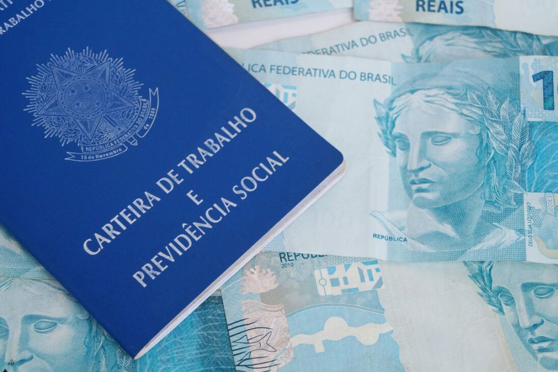 Quién trabajó en los últimos 18 meses puede retirar hasta R$ 2.424 en beneficio del seguro de desempleo digital