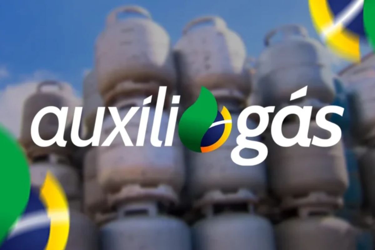 Pagamentos do Auxílio-Gás liberam R$ 108 para 5 milhões de famílias em agosto, mas benefício cobre somente 50% do valor médio do botijão.