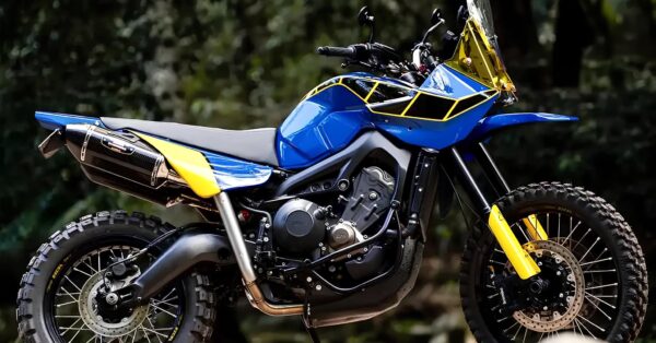 Yamaha “Ténéré 900” custom: motor triplo, roda 21-18, carenagem rally em alumínio e desempenho muito além da Ténéré 700