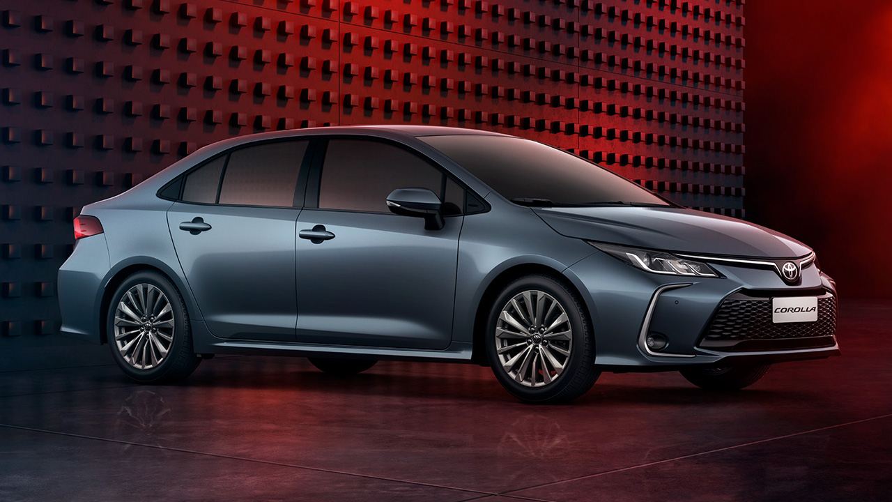 Toyota Corolla GLi 2025 con hasta R$ 43 mil en descuentos para PCD queda más barato que el VW Polo y cambia el juego entre sedanes y hatchbacks en Brasil