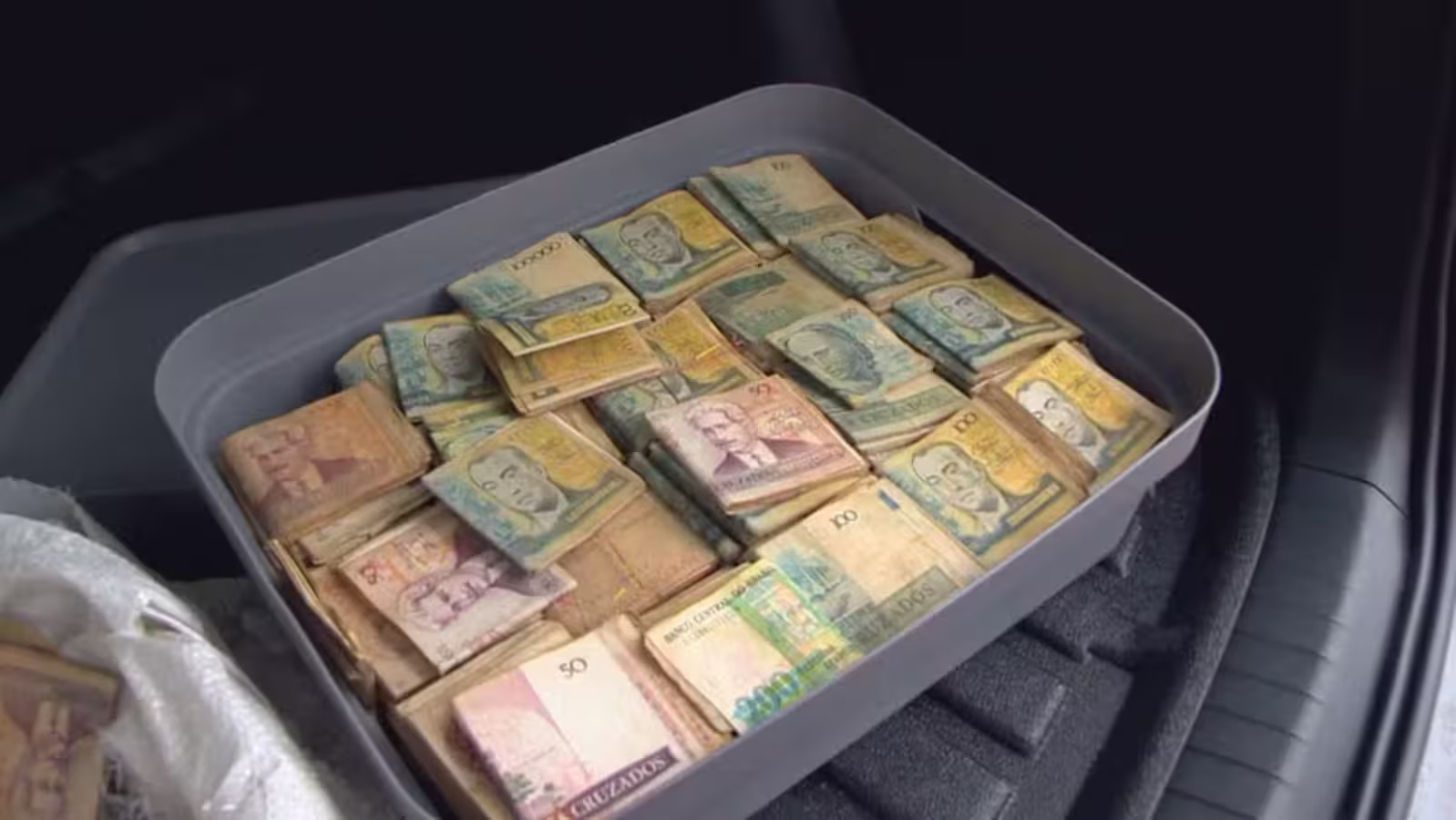 Dinheiro, Cédulas, Cofre