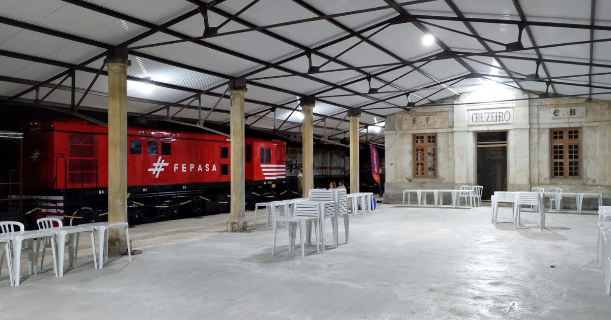 Descubra el Expreso de la Mantiqueira, paseo en tren histórico en la Serra, atravesando el túnel de la Revolução de 1932. Confira fechas y detalles. Imagen: Divulgação/Bruno Sanches