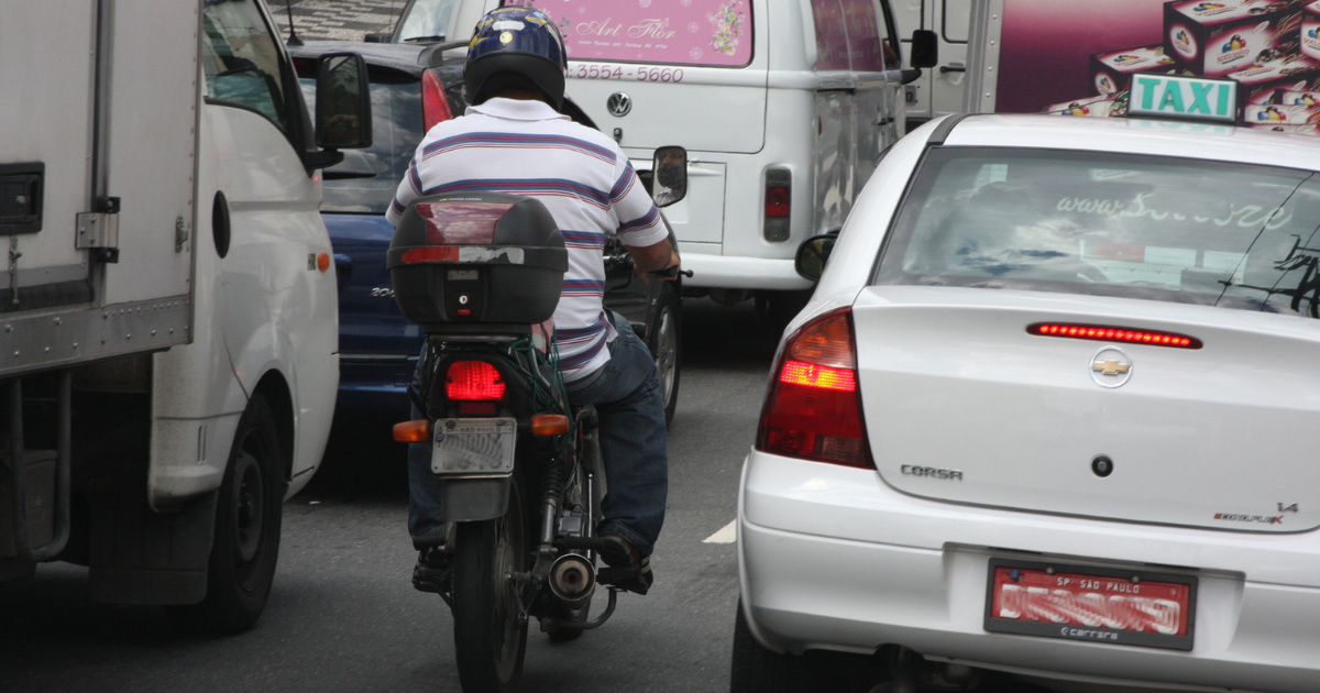Tarcísio alerta para “epidemia” de crimes com motos em SP e lança ação com câmeras para combater placas falsas e quadrilhas. (Foto: imagens.usp.br)