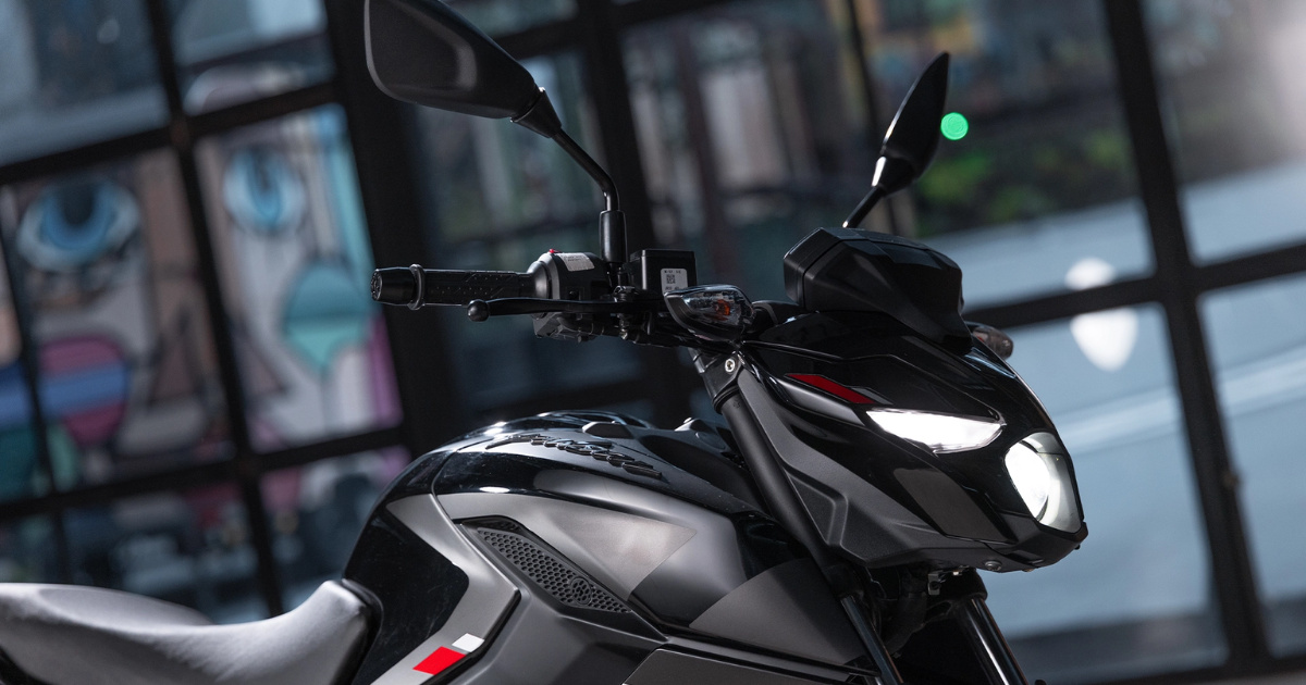 Pulsar N150 llega a Brasil con ABS, panel digital, consumo de até 50 km/l e tanque de 14 litros. Preço competitivo. (Foto: bajaj)