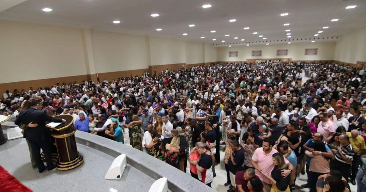El Crecimiento de las Iglesias Evangélicas Brasileñas en Venezuela Gana Apoyo de Maduro, Beneficios y Relevancia Política en el País. (Foto: universal)