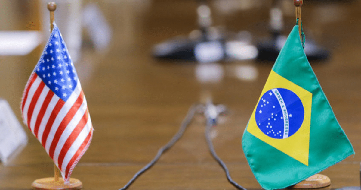Brasil Enfrenta Tarifas del 50% de los EUA y Busca Apoyo de los Brics. Conflicto Incluye Sanciones a Moraes y Presiona Comercio Bilateral.