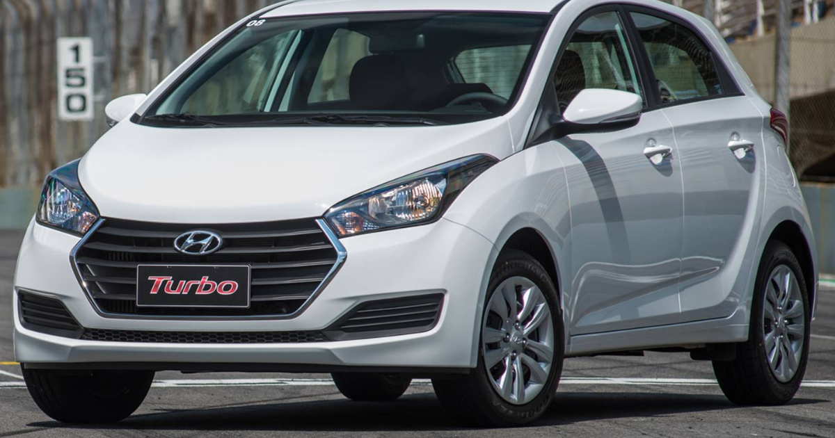 Toyota Corolla GLi 2.0 vuelve a ser ofrecido para PCD con bono y exenciones, precio de R$ 126,9 mil y lote restringido.