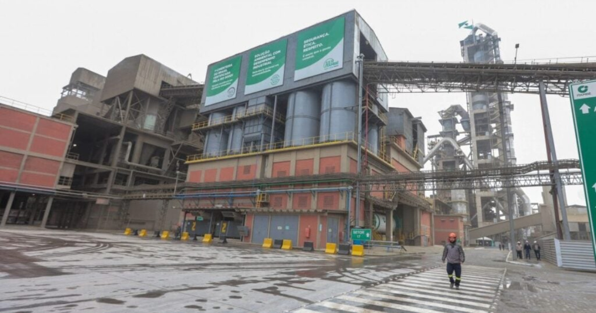 Itambé inaugura horno de R$ 500 mi en Balsa Nova, ampliando producción anual de cemento para 3 millones de toneladas con tecnología sostenible. (Foto: Geraldo Bubniak/AEN)