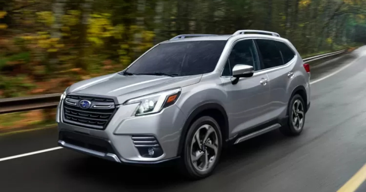 Los coches eléctricos y SUVs de lujo de 2022 y 2023 siguen estancados en 2025 en Brasil, con descuentos de hasta R$ 100 mil. (Foto: Divulgación)