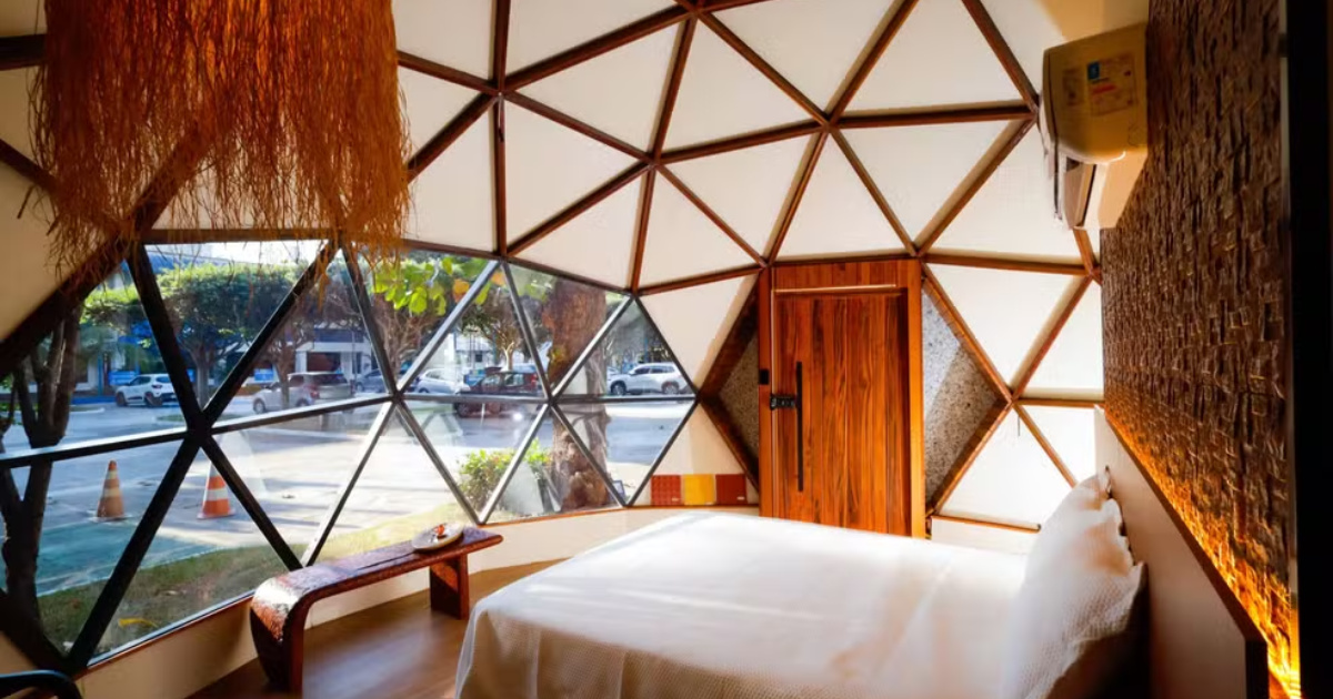 Casas modulares sostenibles en formato de domo, hechas de plástico reciclado, automatización y montaje rápido, ganan espacio en Brasil. (Foto: Amazônia Domos)