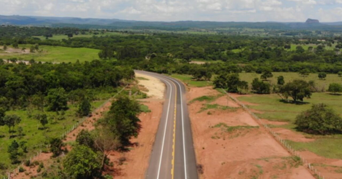 La obra de la BR-419/MS tiene un costo ajustado a R$ 124 millones. El proyecto es estratégico para la Ruta Bioceánica y sigue hasta 2026.