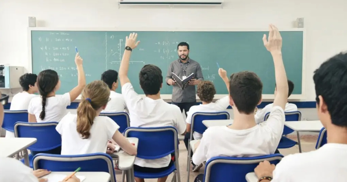 Concurso IFPE 2025 abre 100 vagas para professores em diversas áreas, com salários até R$ 13 mil. Inscrições de 12 a 28 de agosto. Confira. 