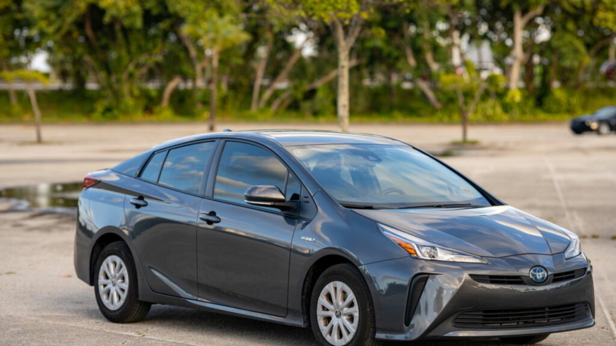 Vea los coches más económicos para comprar en 2025. Conozca eléctricos, híbridos y modelos disponibles en Brasil que ofrecen menor consumo y más eficiencia.