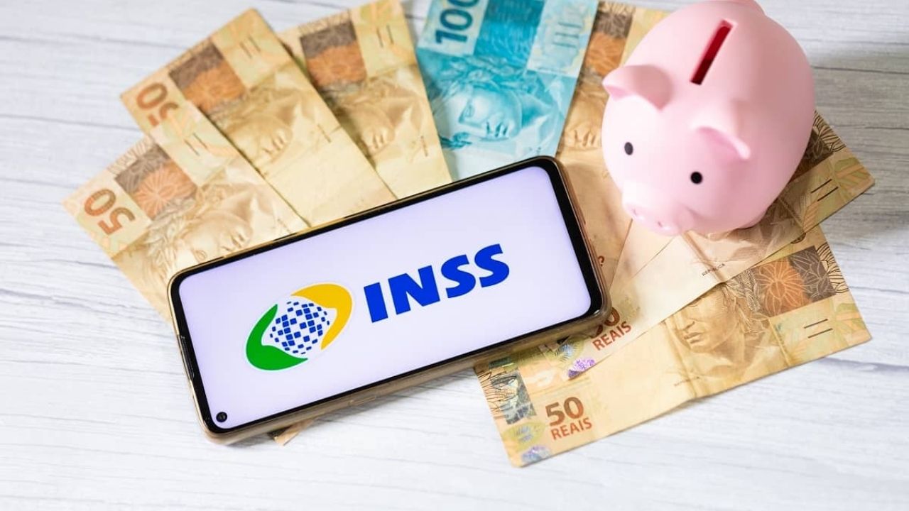 Descubra como pagar o INSS como contribuinte facultativo e garantir aposentadoria e benefícios mesmo sem emprego formal. Veja quem pode contribuir, opções de alíquota e vantagens.