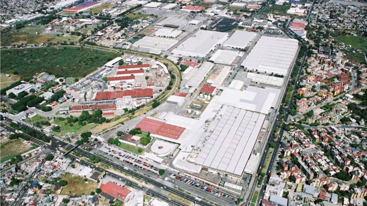 Nissan fecha sua fábrica mais antiga fora do Japão, localizada no México. Produção será transferida para Aguascalientes até março de 2026.