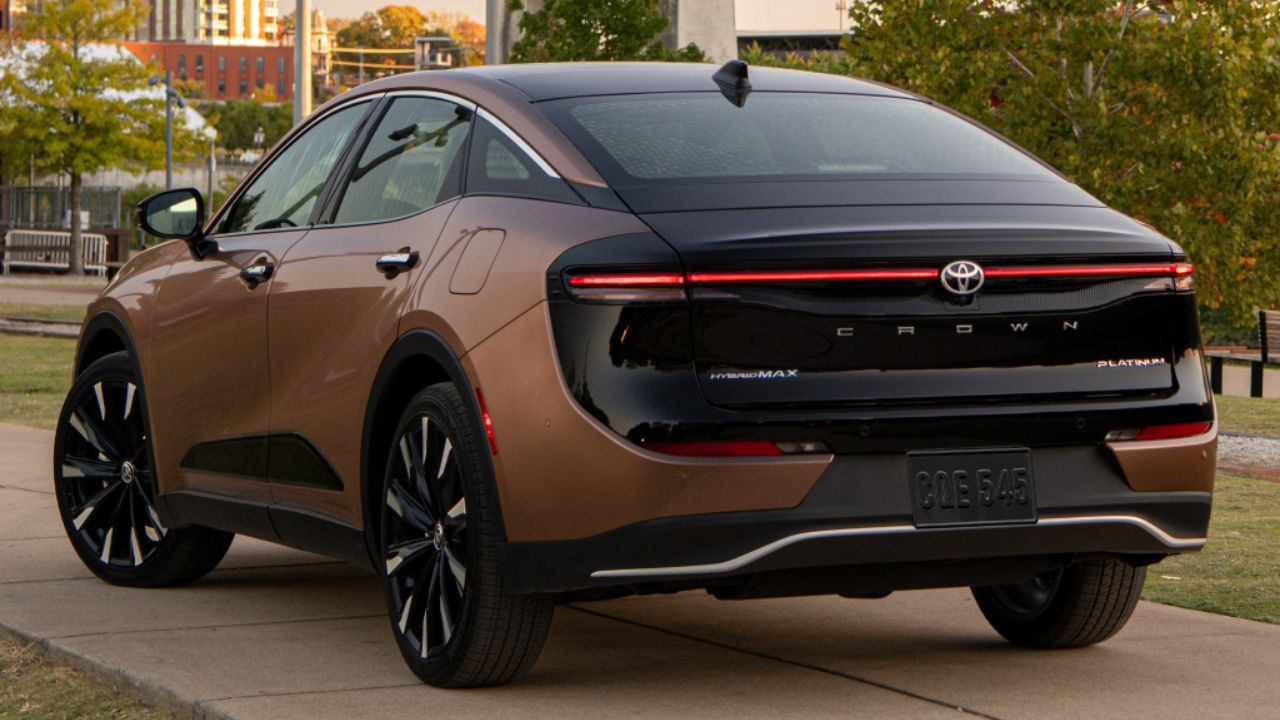 Nuevo Toyota Crown es lanzado en Argentina.