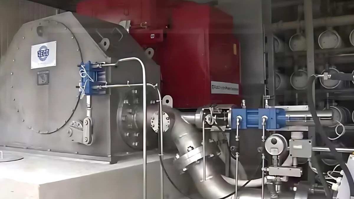 Japão inaugura usina osmótica: ela gera eletricidade a partir de água salgada, convertendo a diferença de salinidade em energia limpa para 220 residências