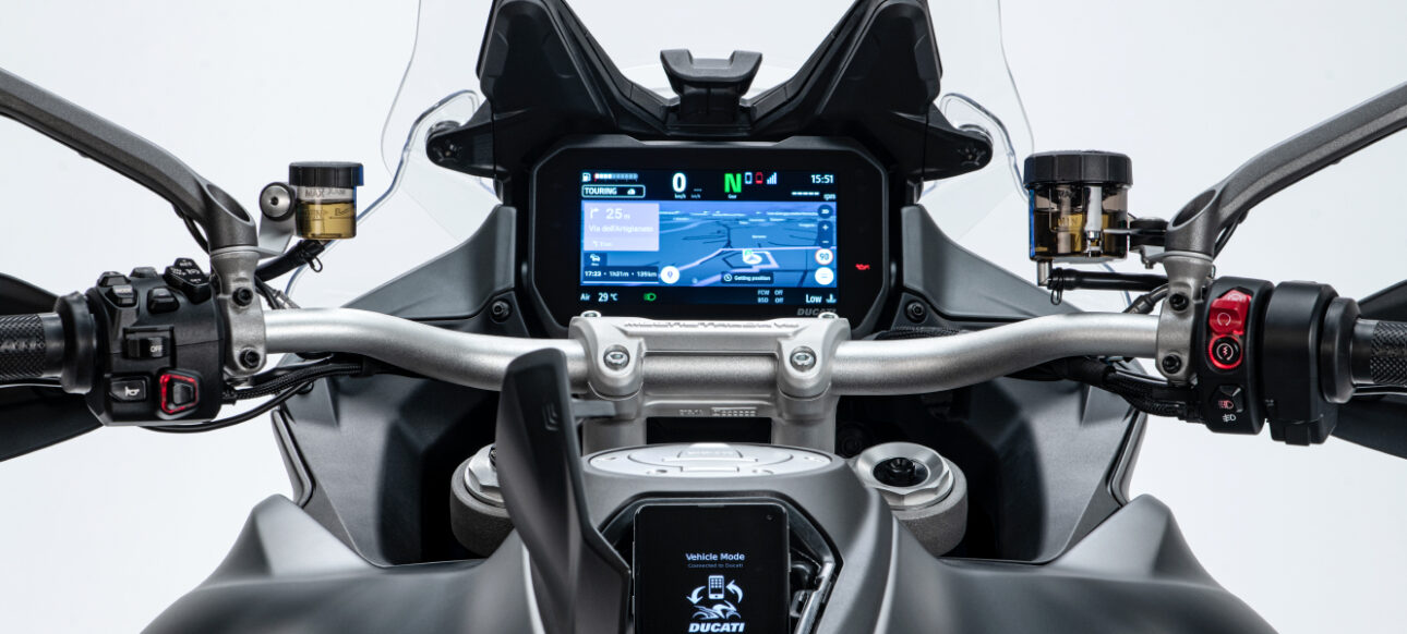 Conoce la nueva Ducati Multistrada V4S 2025, la moto que trae motor de 170 cv, radar anticolisión e interfaz en portugués.