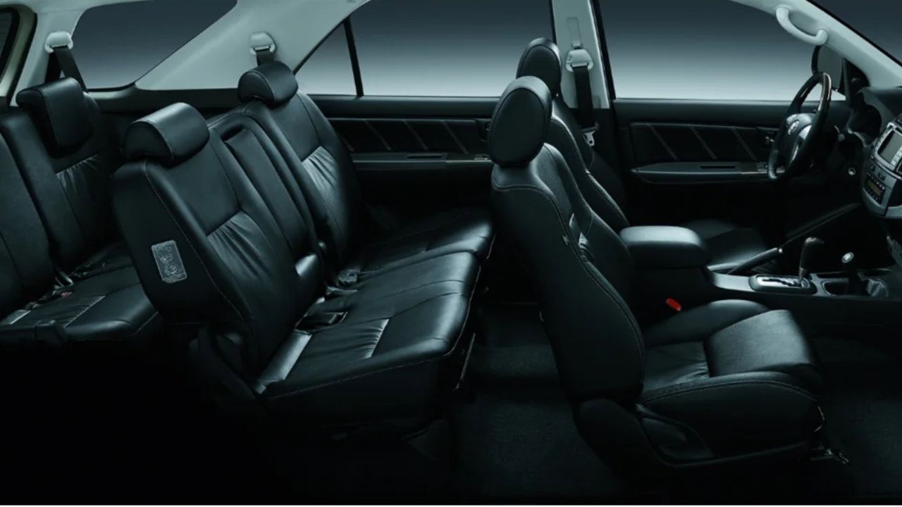 Con asientos diseñados para ofrecer confort y versatilidad en cada viaje.