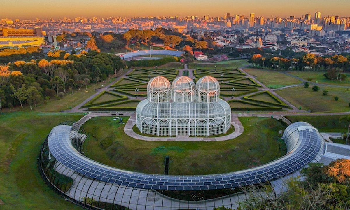 Jardim Botânico de Curitiba símbolo da cidade mais inteligente do mundo em 2023