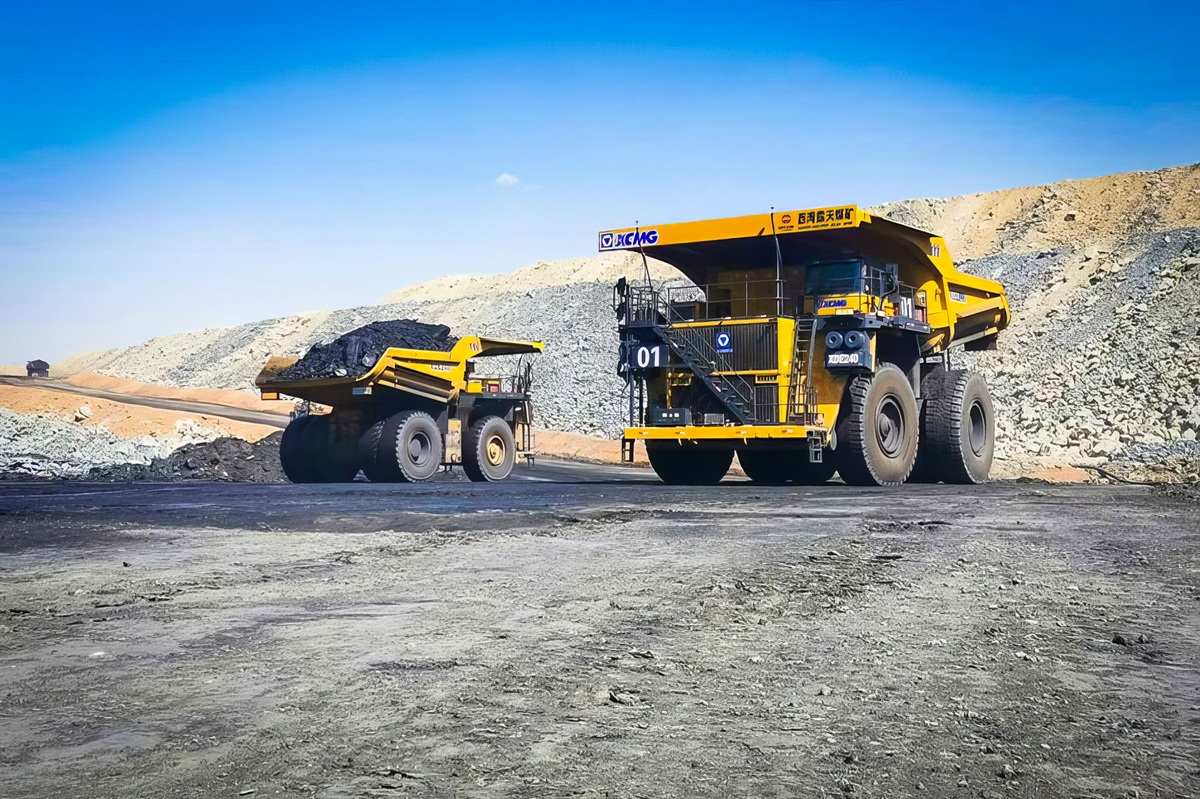 Caminhões elétricos de 240 toneladas da China desafiam o diesel na mineração. Parceria XCMG e Fortescue acelera descarbonização do setor pesado.