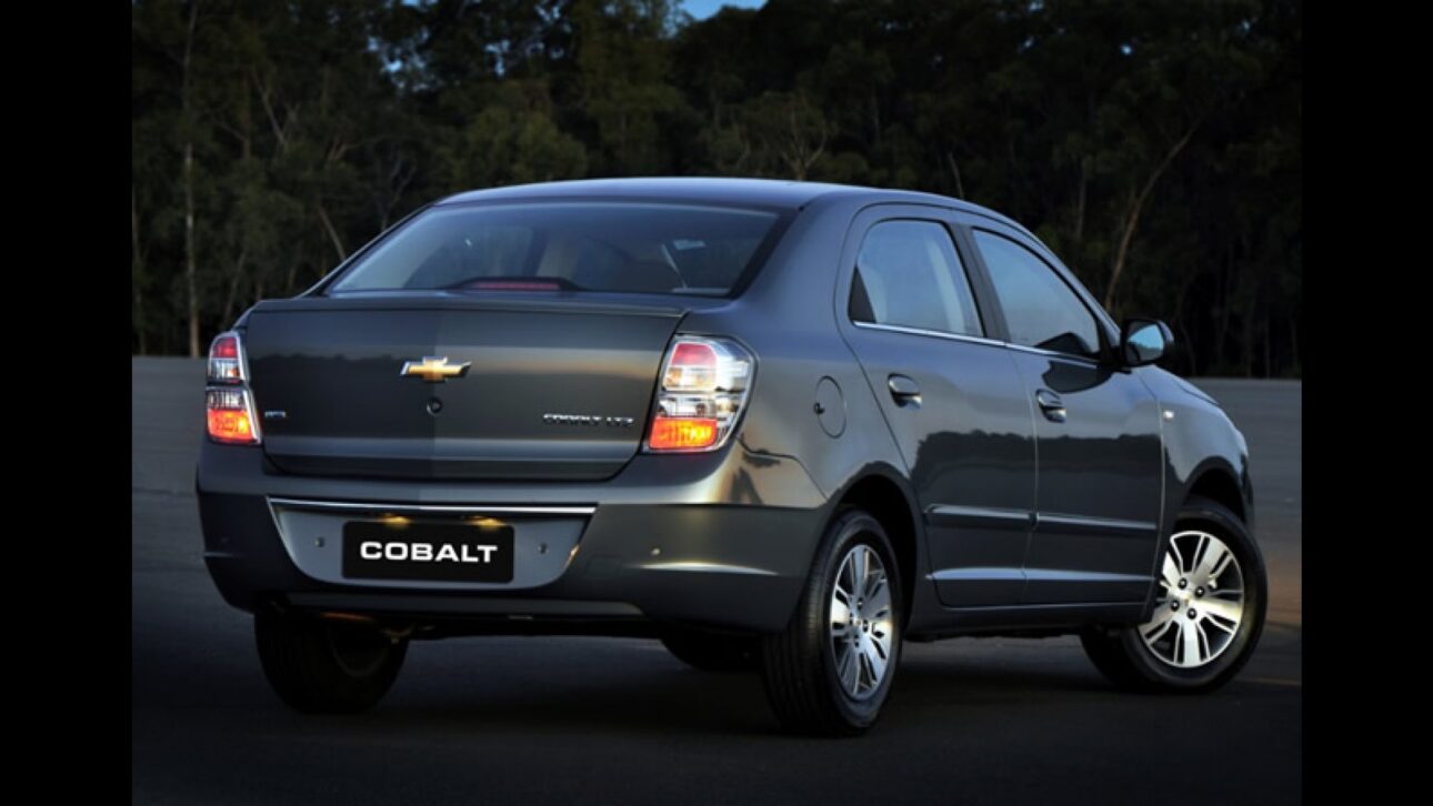 7 coches espaciosos y económicos que caben a toda la familia, cuestan a partir de R$ 38 mil y aún recorren más de 12 km/l; versiones entre 2014 e 2017