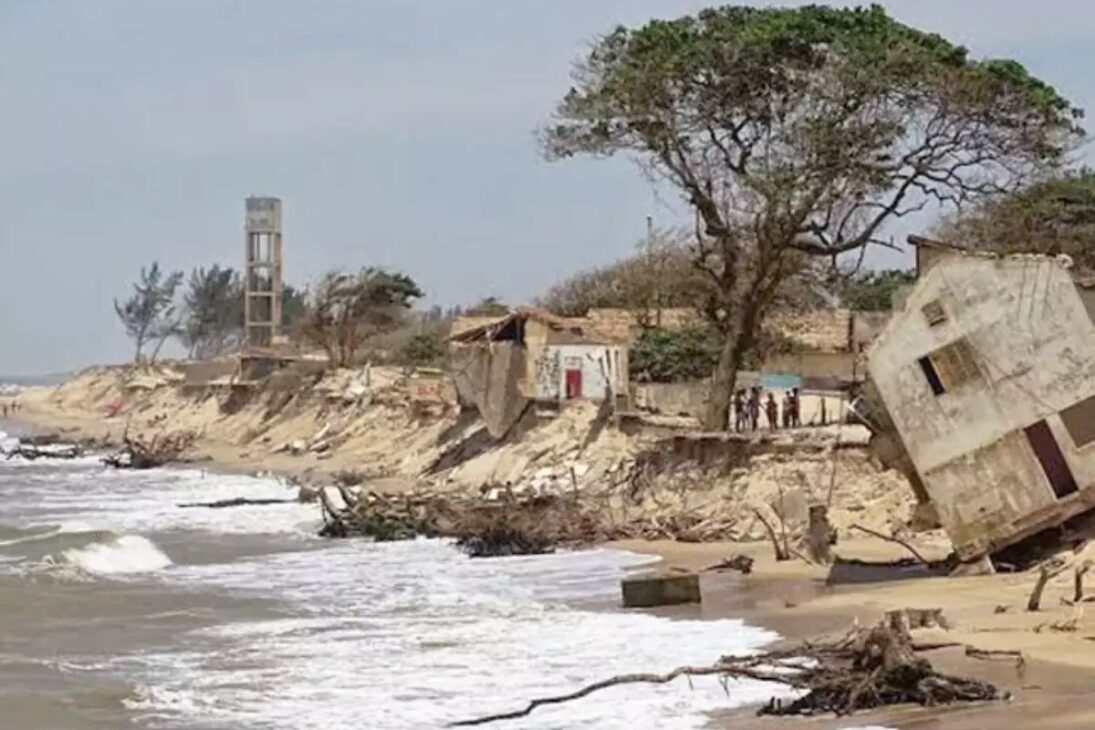 Ciudad brasileña perdió hasta 8 metros de playa por año y ya suma más de 200 construcciones destruidas desde los años 2000 en Atafona