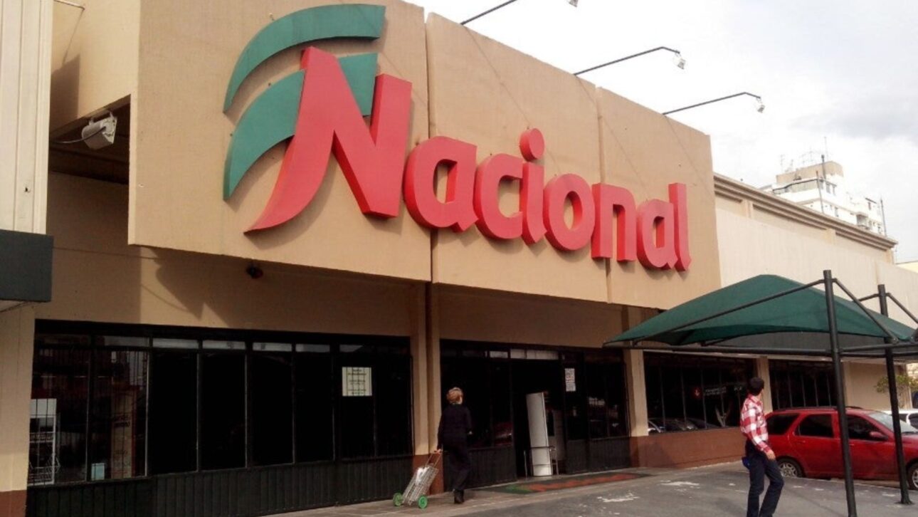 Cierre del supermercado Nacional en Montenegro Señala Fin de Marca Consolidada en RS y Transición a Atacadão y Sam’s Club. (Imagen: br.worldorgs.com)