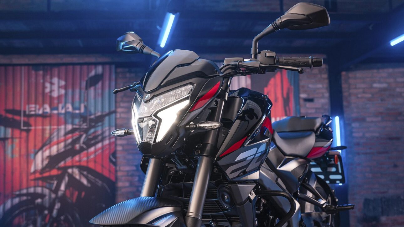 Bajaj Dominar NS200 2025 Llega a Brasil por R$ 20.900 con Motor 199,5 cc, ABS Doble, Bluetooth y Autonomía de Hasta 40 km/l.