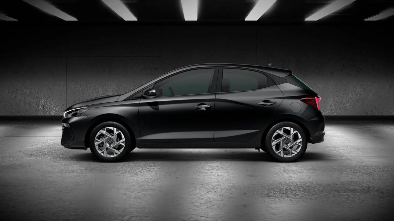 Hyundai HB20 lidera vendas de carros no Brasil em setembro de 2025, superando Polo, Argo e Onix. Strada mantém domínio nos utilitários.