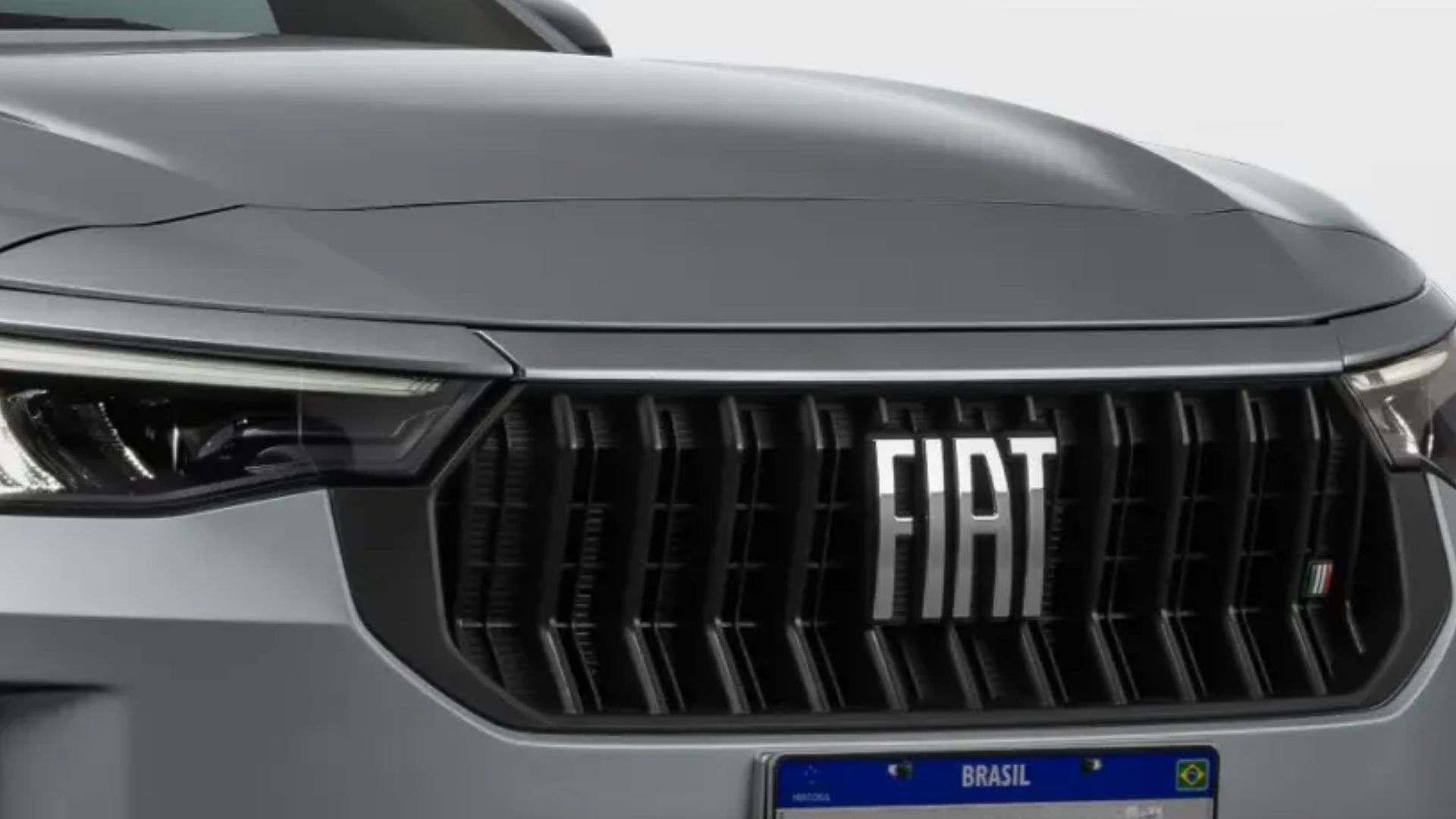 Fiat Fastback vira alvo de furtos da câmera de ré, removida em segundos e com reposição de até R$ 2 mil em concessionárias.
