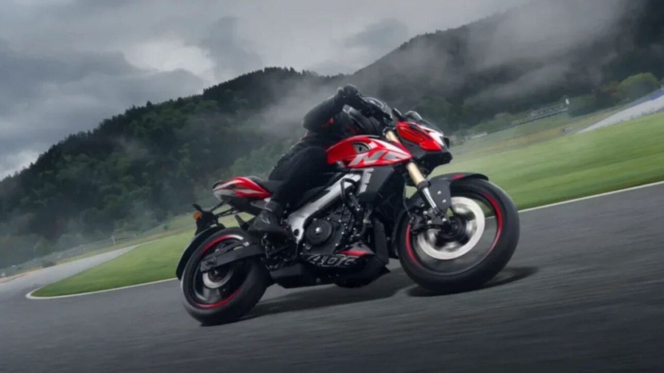 Nueva Bajaj Dominar NS 400Z llega a Brasil con motor de 43 cv, autonomía de hasta 400 km, quickshifter y paquete electrónico avanzado.