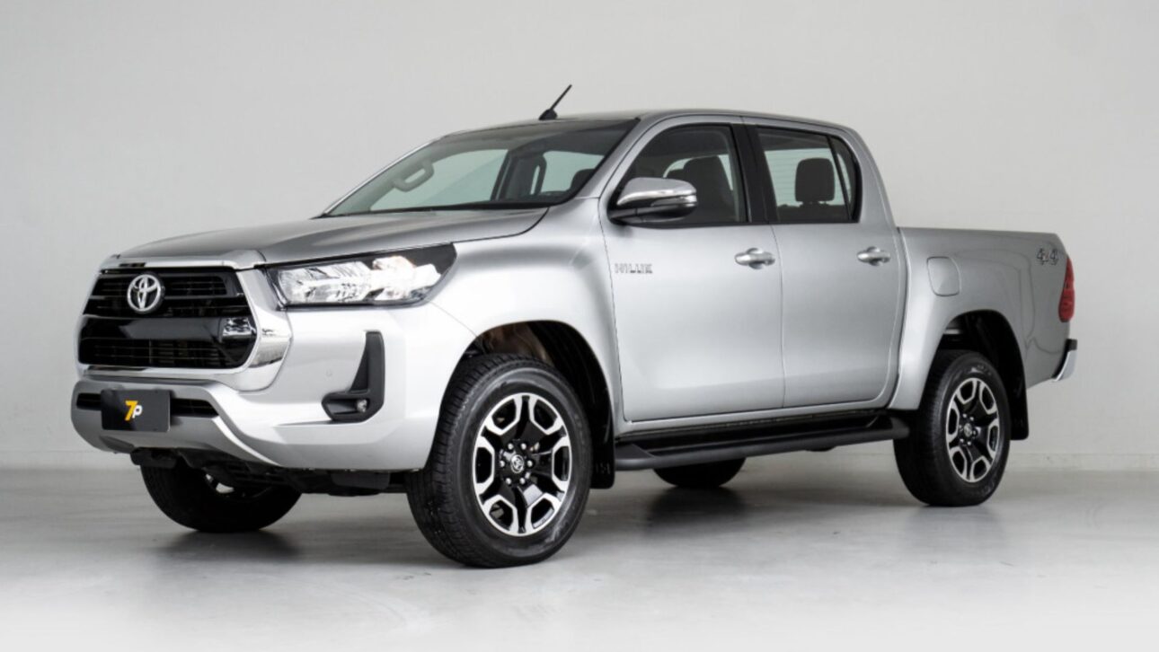 Toyota Hilux 4x4 turbodiesel entrega robustez, força e confiabilidade, sendo referência entre picapes médias no Brasil. (Imagem: divulgação)