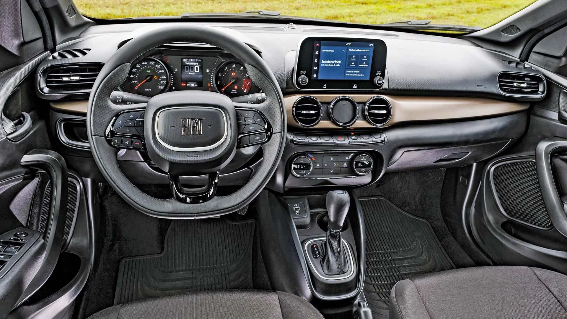 Fiat Argo Drive 1.3 é o carro automático mais barato do Brasil, com faróis full-LED, consumo até 14,3 km/l e preço a partir de R$ 92 mil.