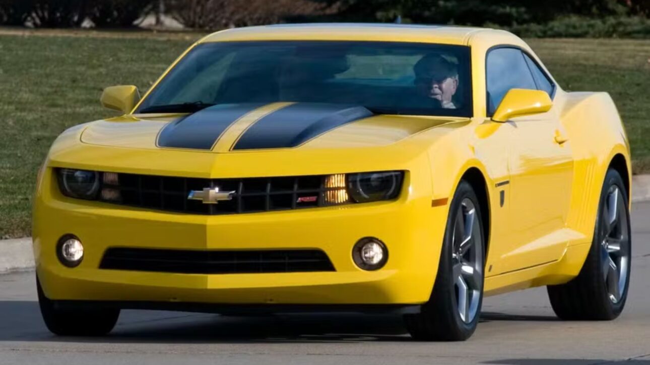 Chevrolet Camaro usado con motor V8 6.2, tracción trasera y diseño clásico de muscle car deportivo. (Imagen: Divulgación)