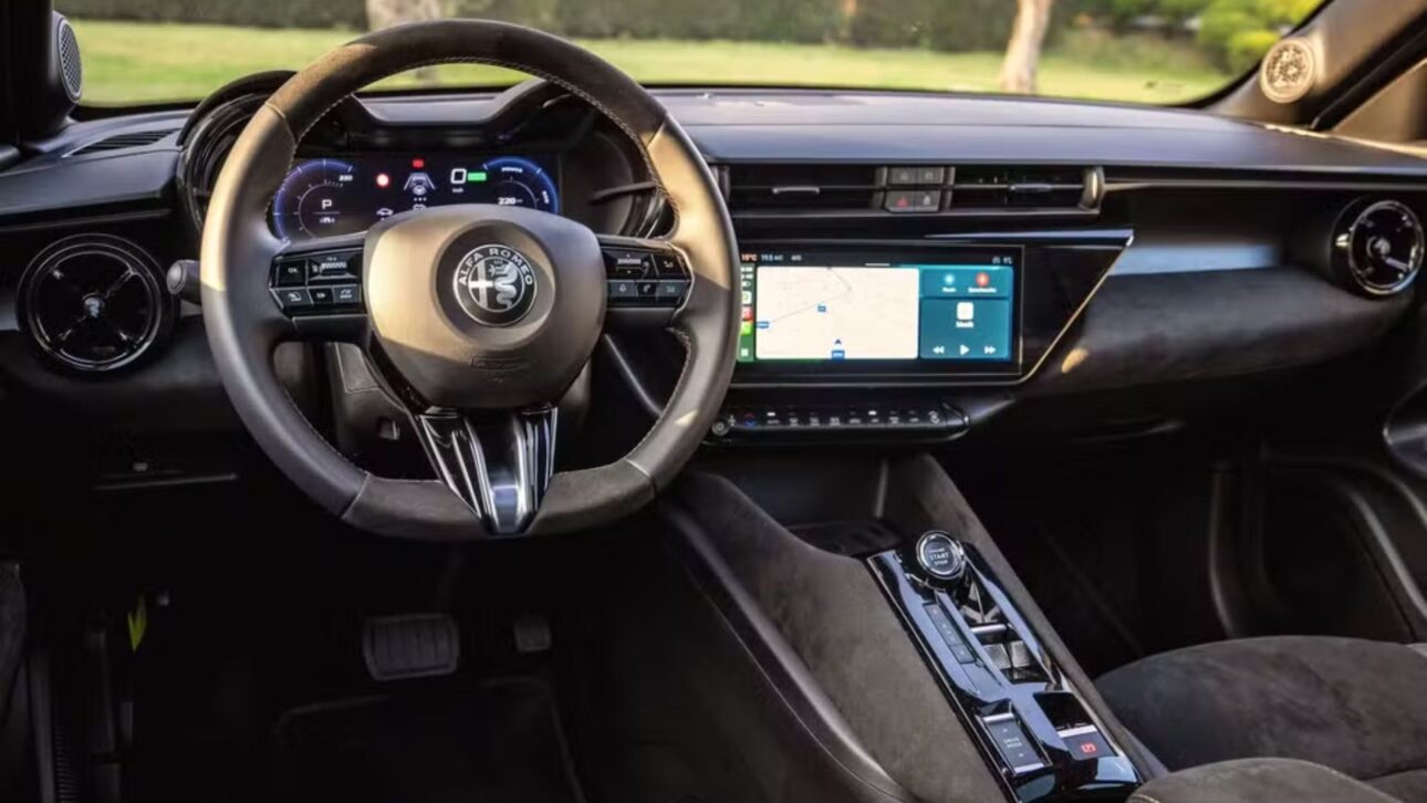 Alfa Romeo registra el SUV Junior en Brasil tras 20 años, con motor híbrido 1.2 turbo y hasta 590 km de autonomia.