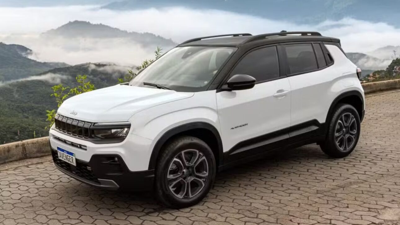 Jeep Avenger Se Producirá En Porto Real (RJ) A Partir De 2026 Con Motor 1.0 Turbo, Versión Híbrida Y Posible Tracción 4x4.