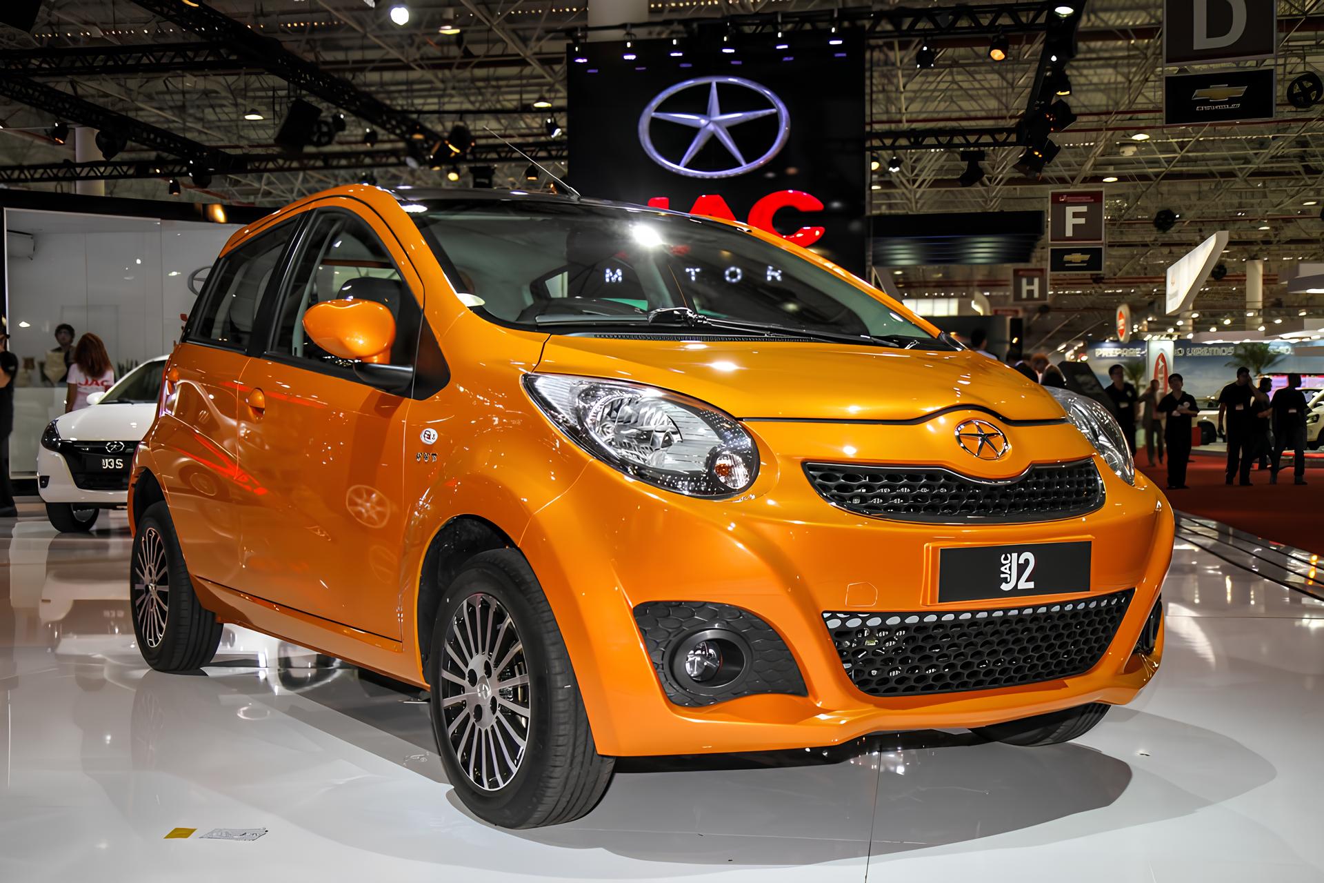 Carro 'esquecido' com motor 1.4 que faz até 14 km/l pode ser encontrado por apenas R$ 20 mil; conheça o JAC J2, um dos compactos mais baratos do Brasil