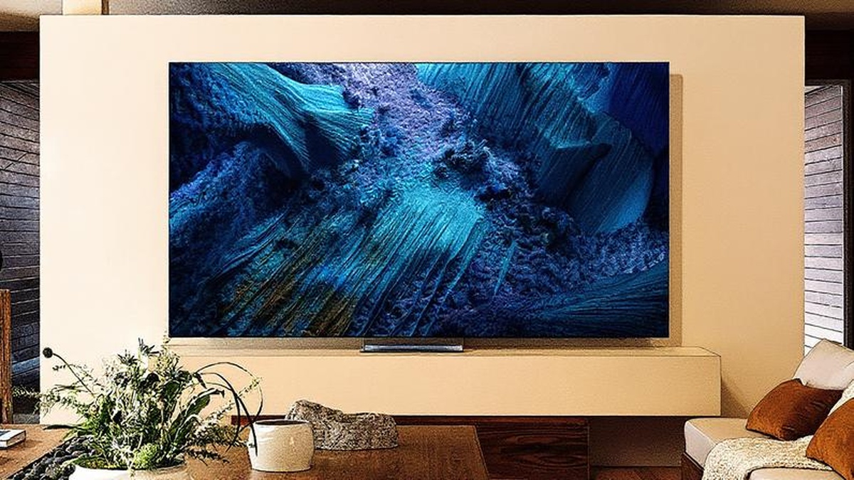 TV Samsung de 115 polegadas instalada em parede de sala moderna com imagem em alta definição